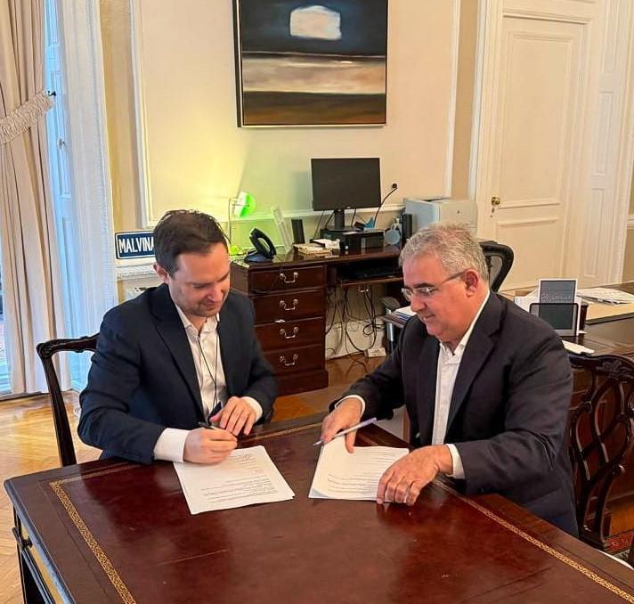 Catamarca firmó acuerdo con empresa de EE.UU. para explorar minerales críticos y tierras raras